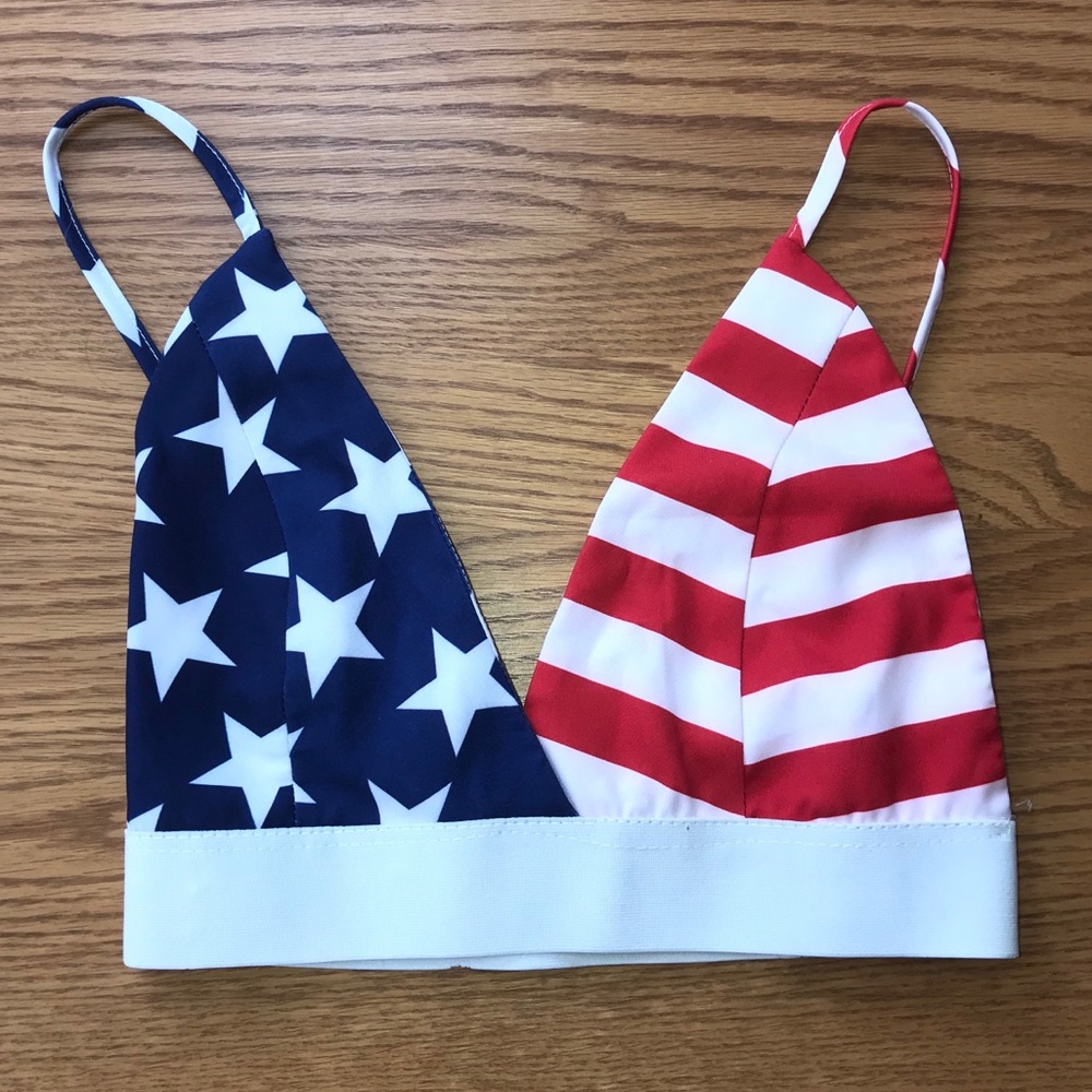 💛 SOLD 💛 USA Bikini Top